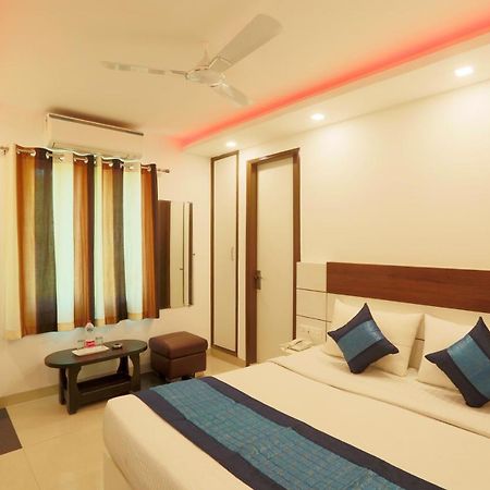 Hotel Ark Wood New Delhi Ngoại thất bức ảnh