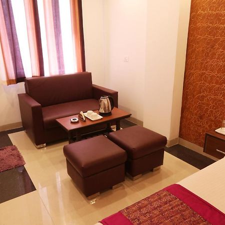 Hotel Ark Wood New Delhi Ngoại thất bức ảnh