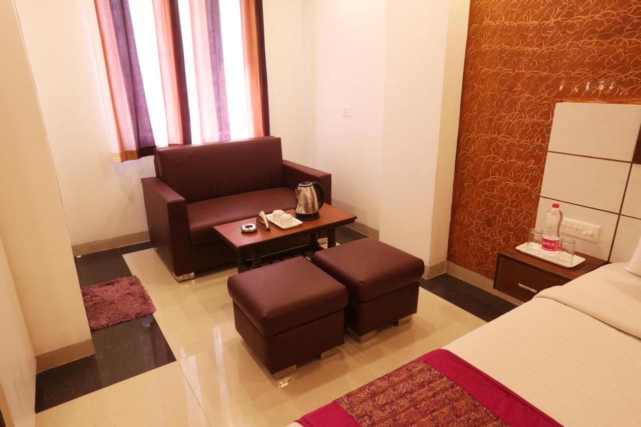 Hotel Ark Wood New Delhi Ngoại thất bức ảnh