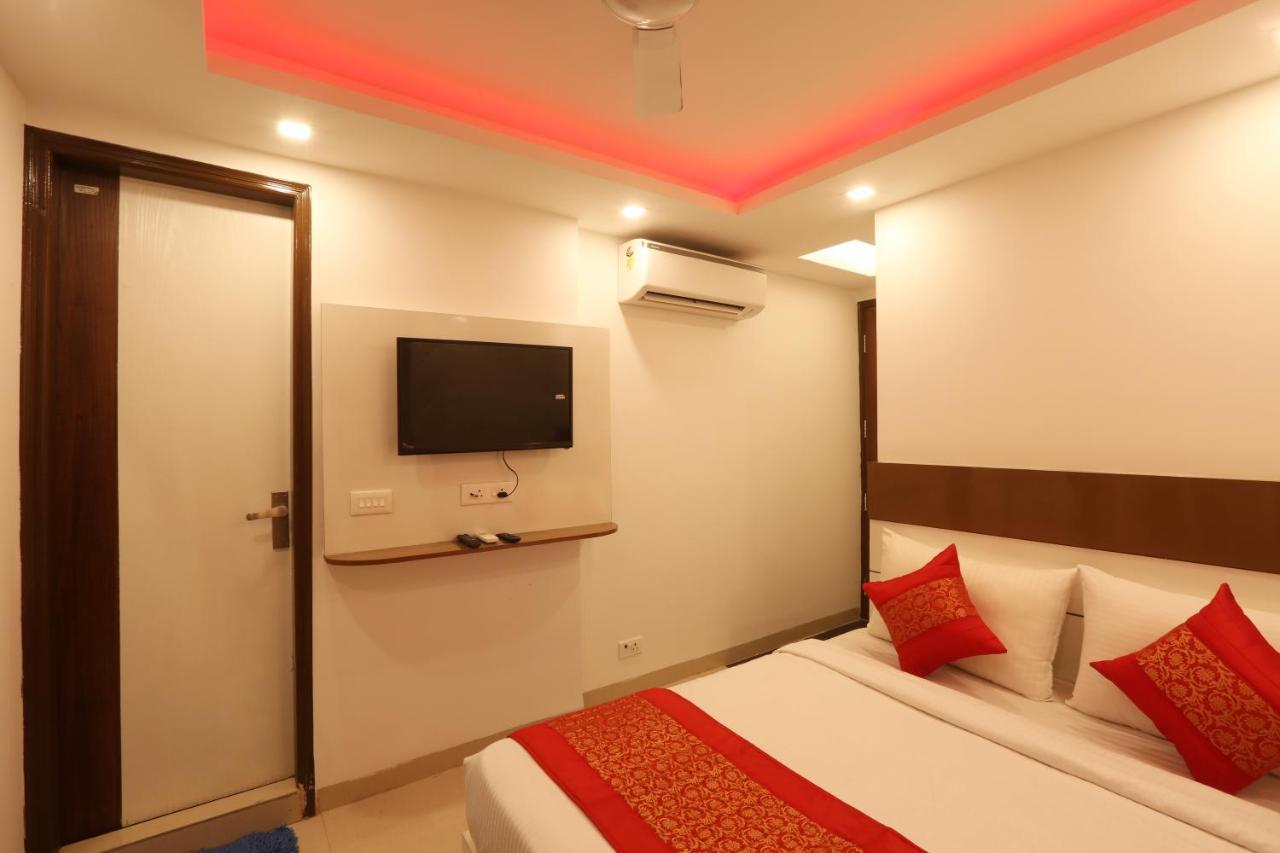 Hotel Ark Wood New Delhi Ngoại thất bức ảnh