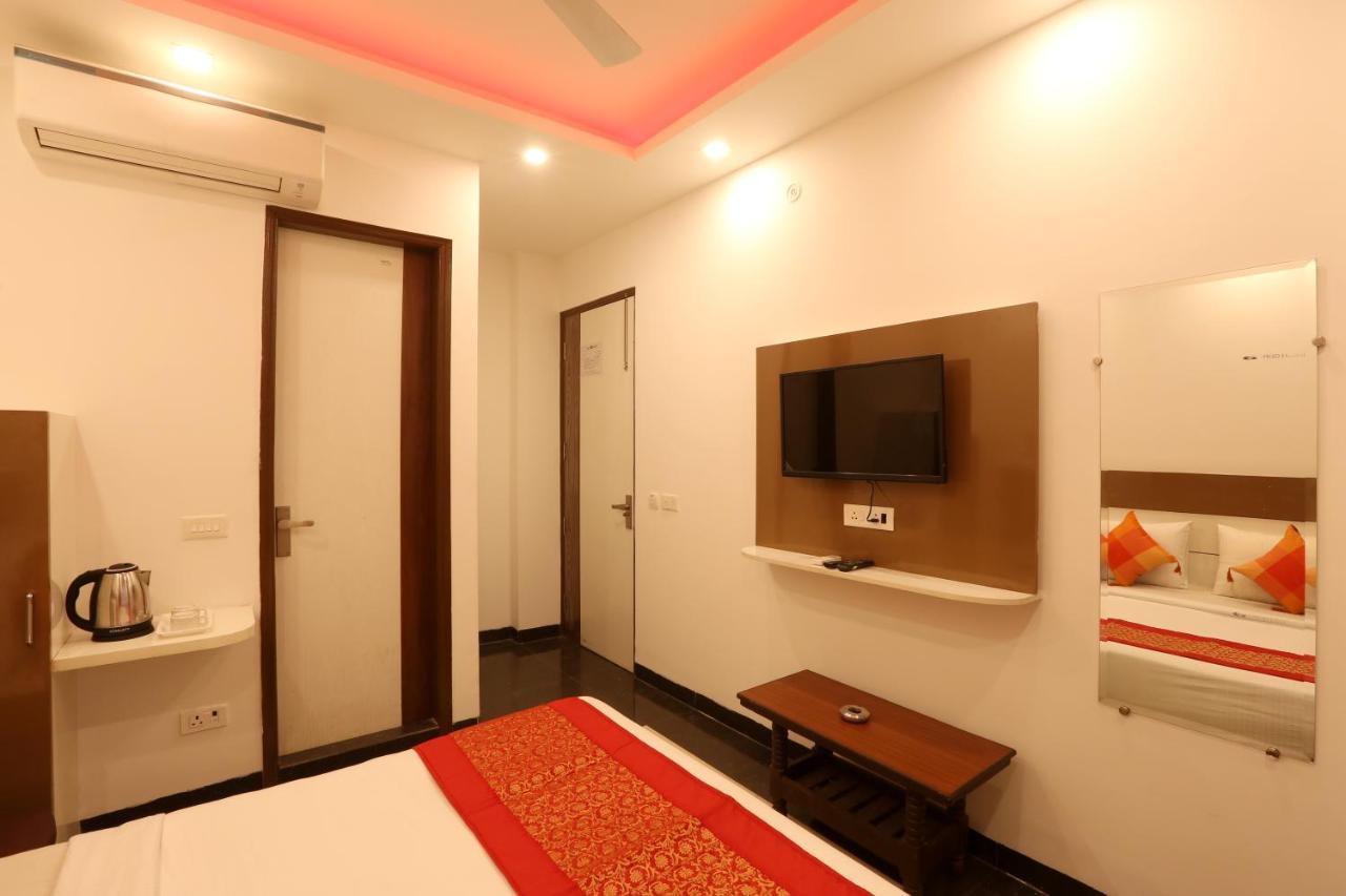 Hotel Ark Wood New Delhi Ngoại thất bức ảnh